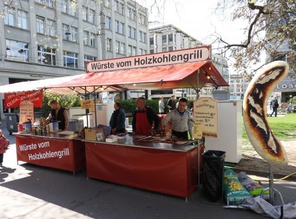 Wurststand am Sechseläuten in Zürich